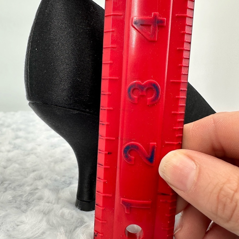 NWT Stuart Weitzman Satin Rhinestone Trim Kitten Heels - Picture 8 of 8